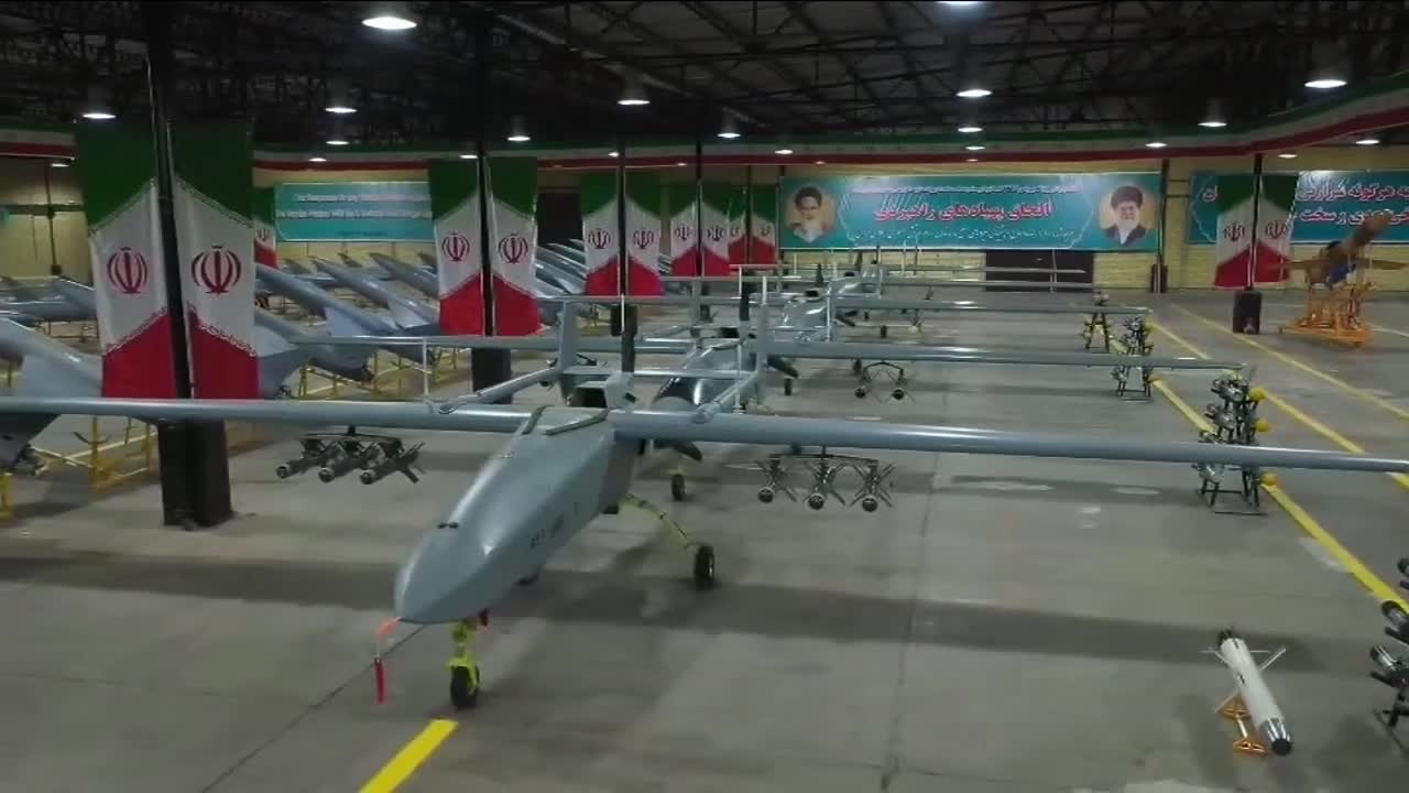 وزارة الدفاع الايرانية تتسلم 200 طائرة مسيرة - المسيرات الايرانية - الجيش الايراني (15)